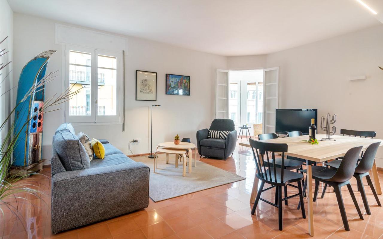 ז'ירונה New Top Floor Apt With A Lot Of Light & Aircon מראה חיצוני תמונה