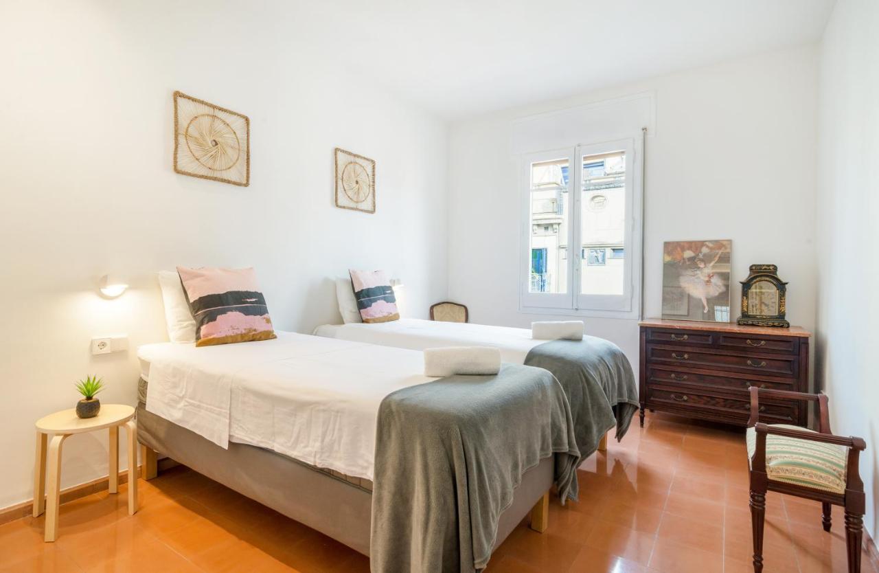 ז'ירונה New Top Floor Apt With A Lot Of Light & Aircon מראה חיצוני תמונה