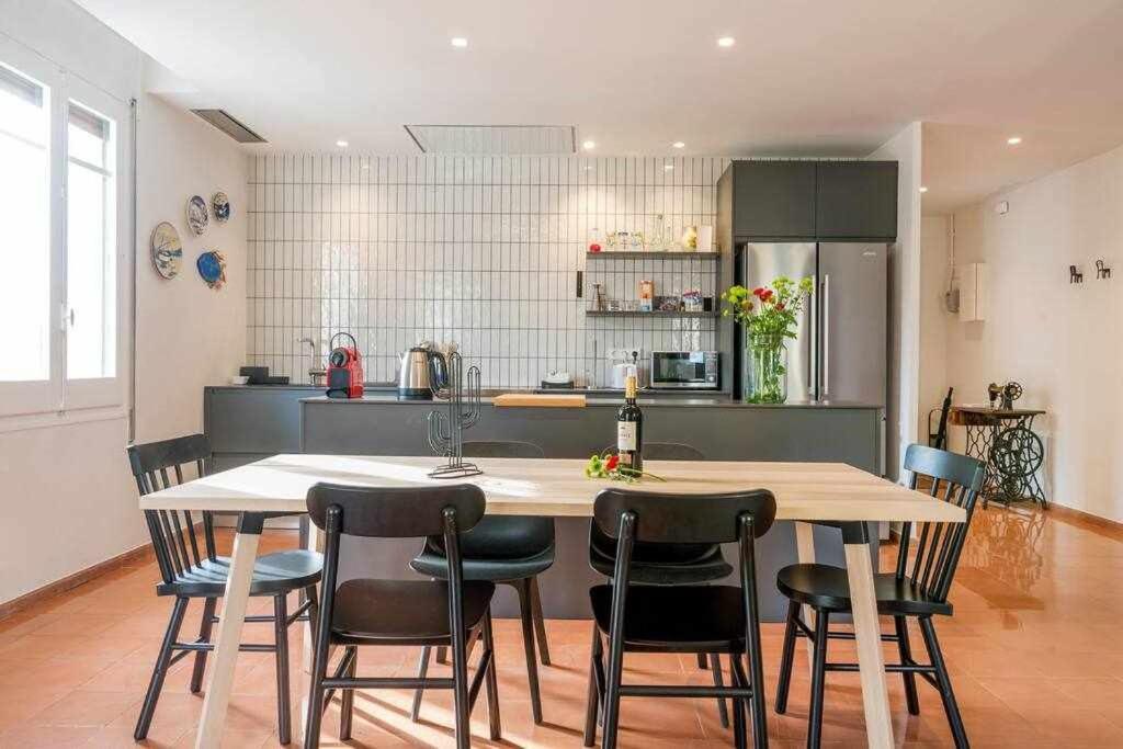 ז'ירונה New Top Floor Apt With A Lot Of Light & Aircon מראה חיצוני תמונה