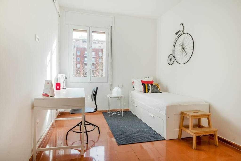 ז'ירונה New Top Floor Apt With A Lot Of Light & Aircon מראה חיצוני תמונה