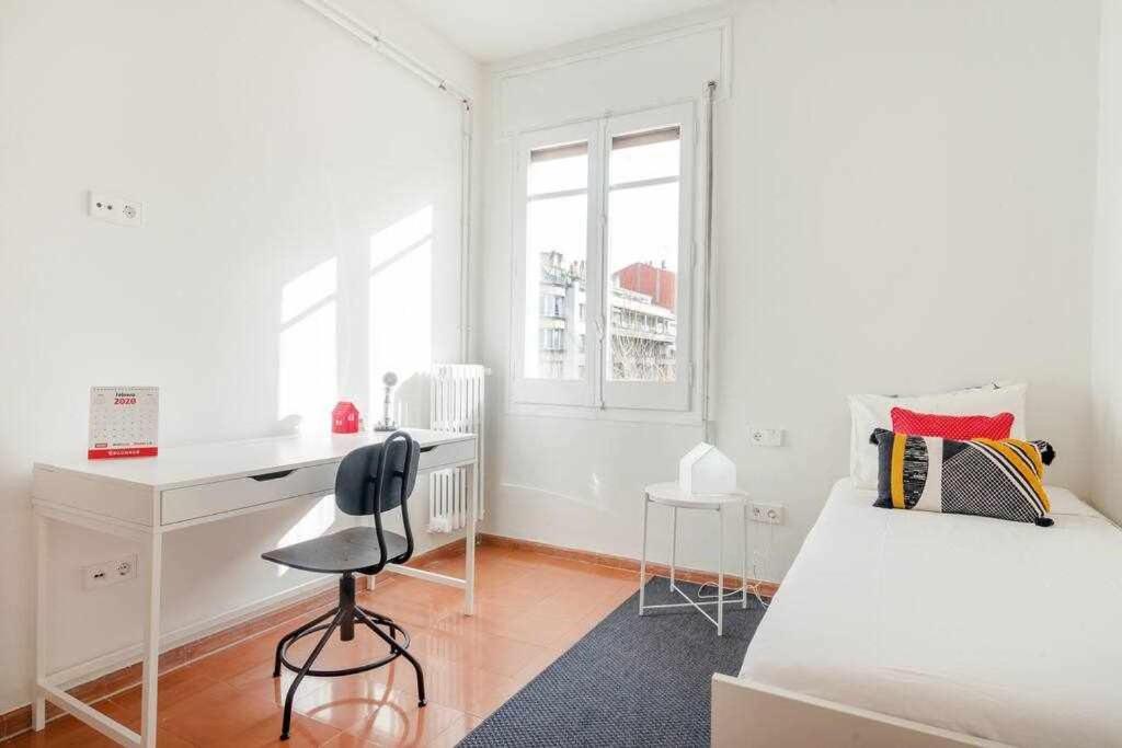 ז'ירונה New Top Floor Apt With A Lot Of Light & Aircon מראה חיצוני תמונה