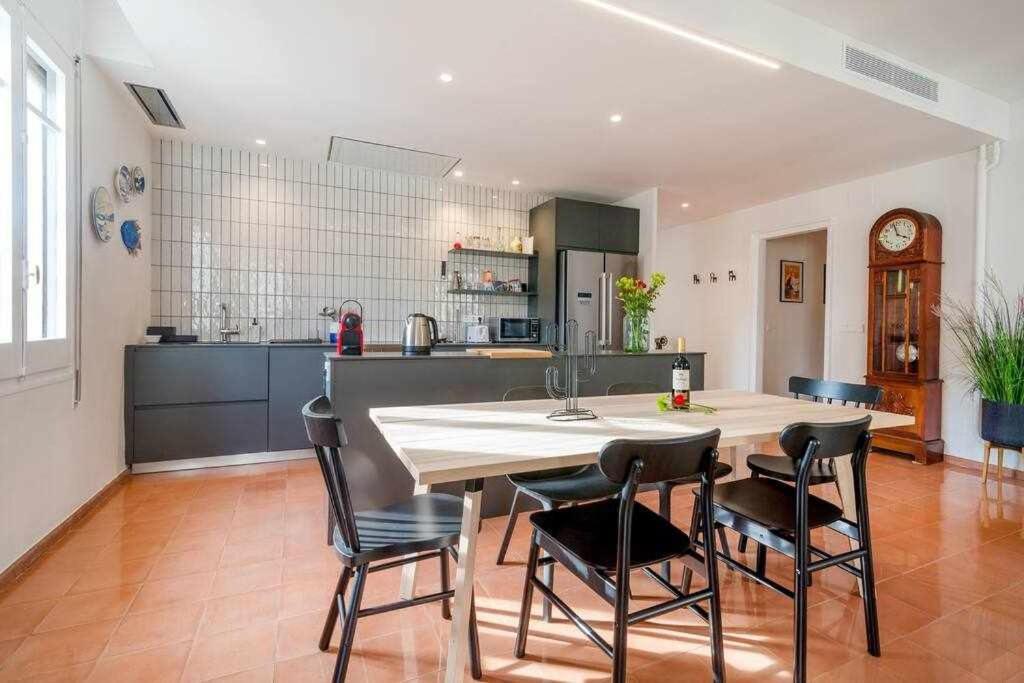 ז'ירונה New Top Floor Apt With A Lot Of Light & Aircon מראה חיצוני תמונה